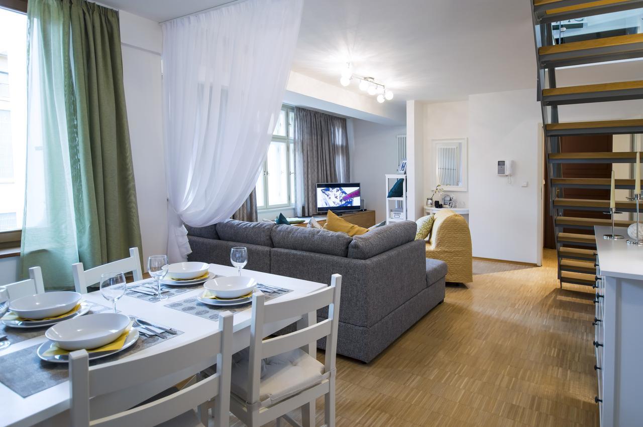 Modern Apartment Charvatova Praha Eksteriør bilde