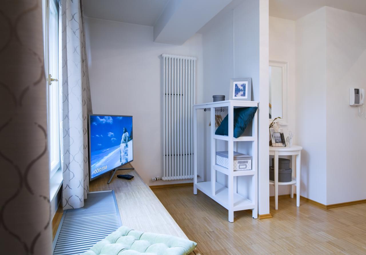 Modern Apartment Charvatova Praha Eksteriør bilde