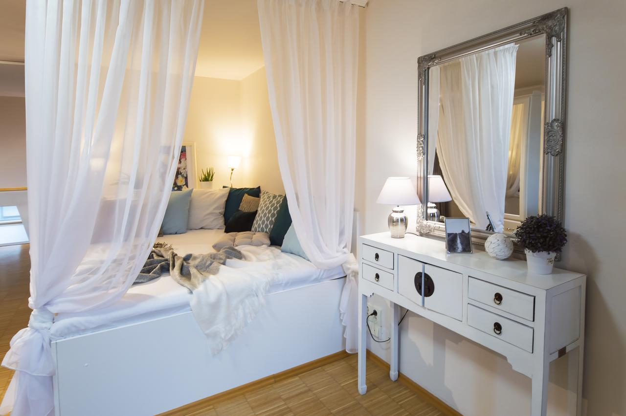 Modern Apartment Charvatova Praha Eksteriør bilde