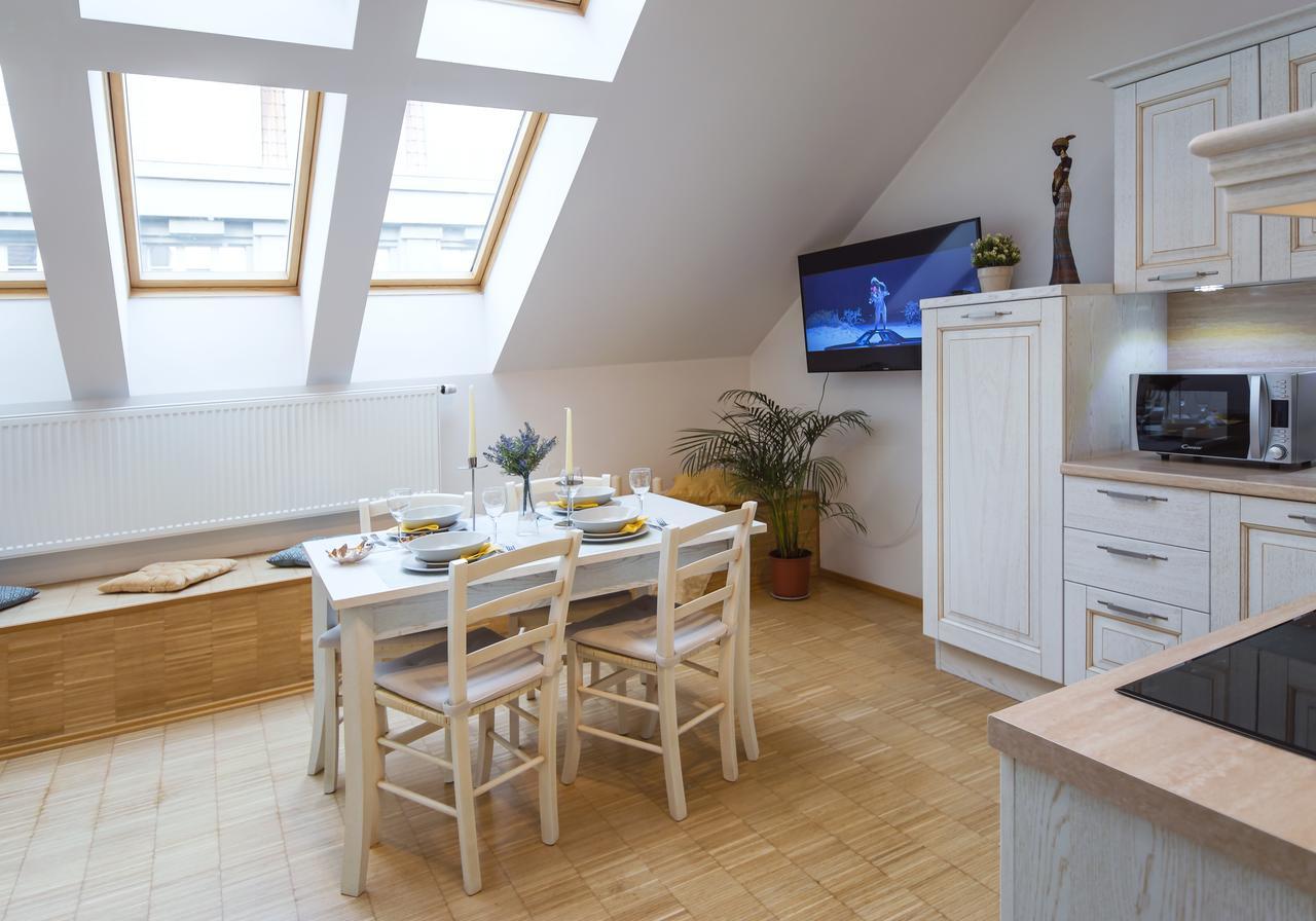 Modern Apartment Charvatova Praha Eksteriør bilde