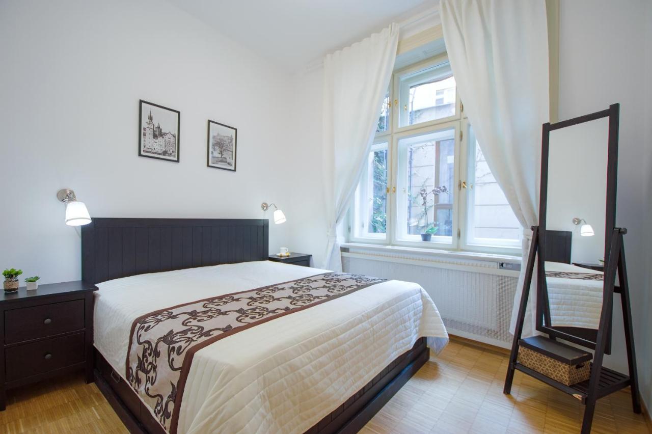 Modern Apartment Charvatova Praha Eksteriør bilde