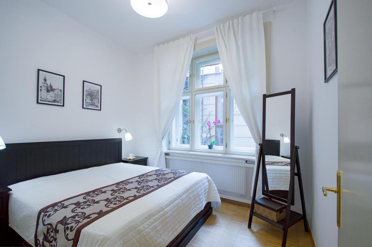 Modern Apartment Charvatova Praha Eksteriør bilde
