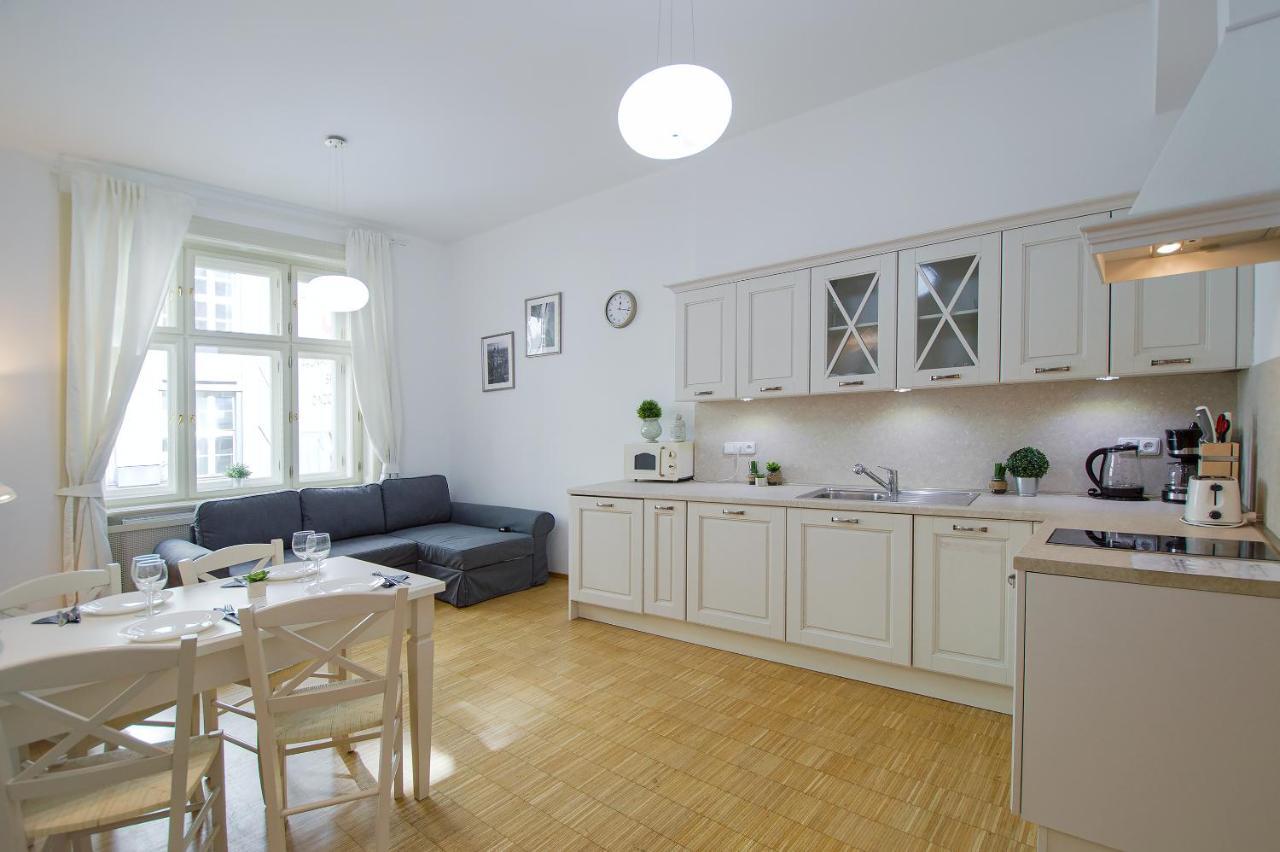 Modern Apartment Charvatova Praha Eksteriør bilde