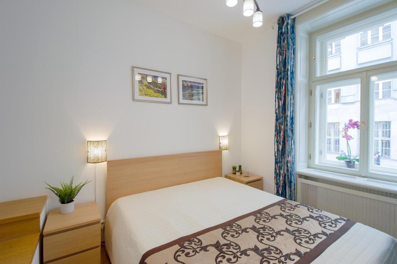 Modern Apartment Charvatova Praha Eksteriør bilde
